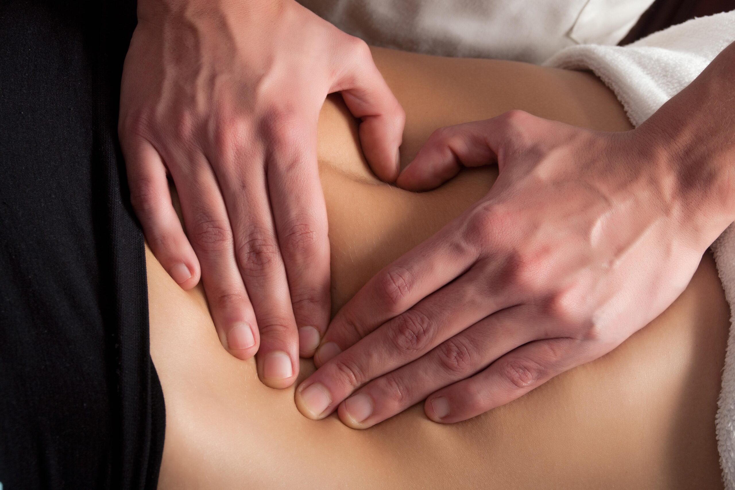 Masaje lumbar descontracturante en QuiroHome