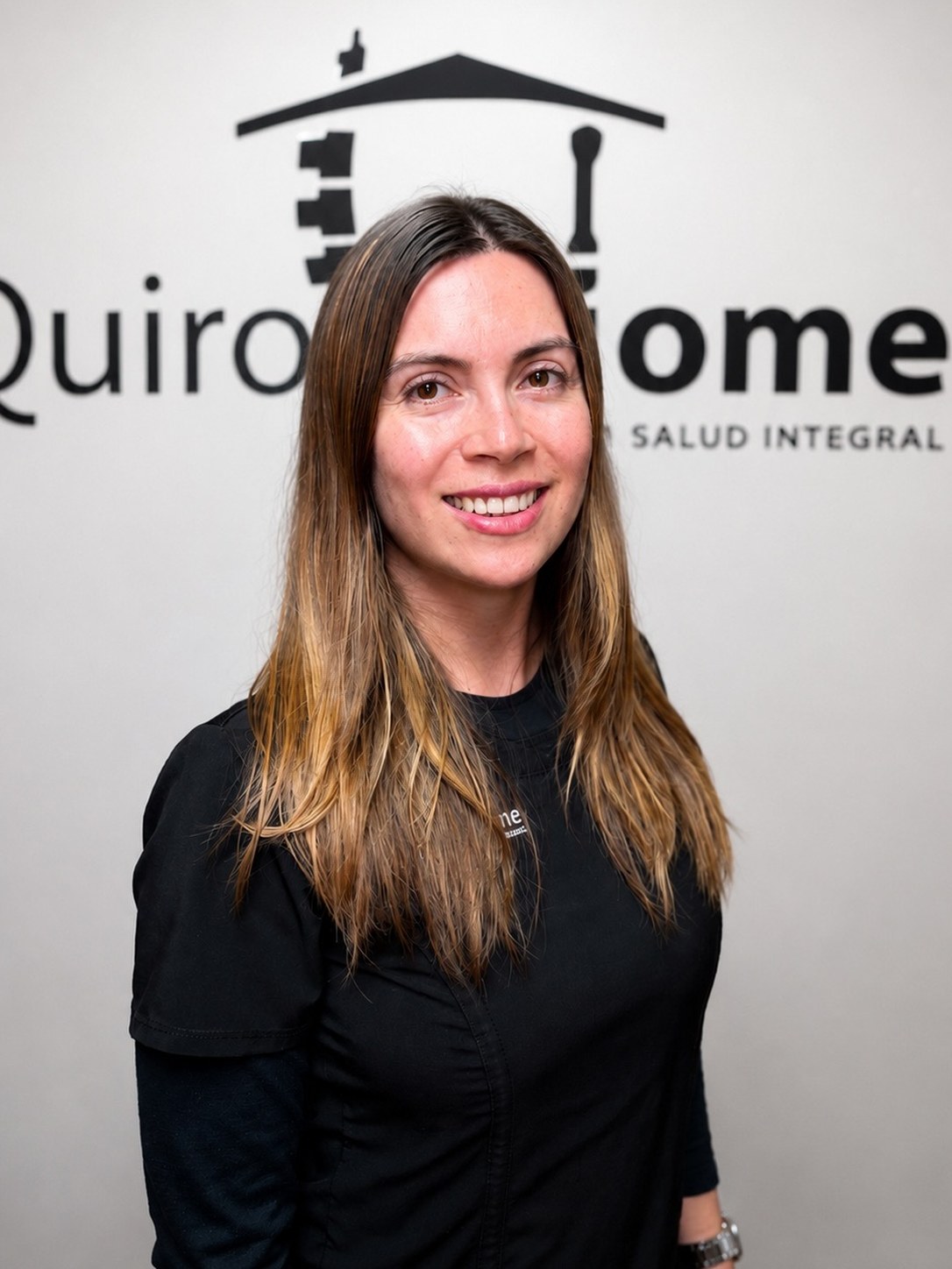 Valeria Gohurdett, quiropráctica y kinesióloga de QuiroHome Providencia