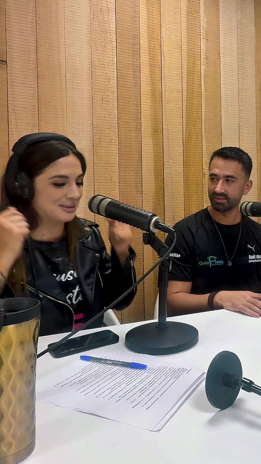 Conversacion en el estudio de Radio La Metro tras la sesion