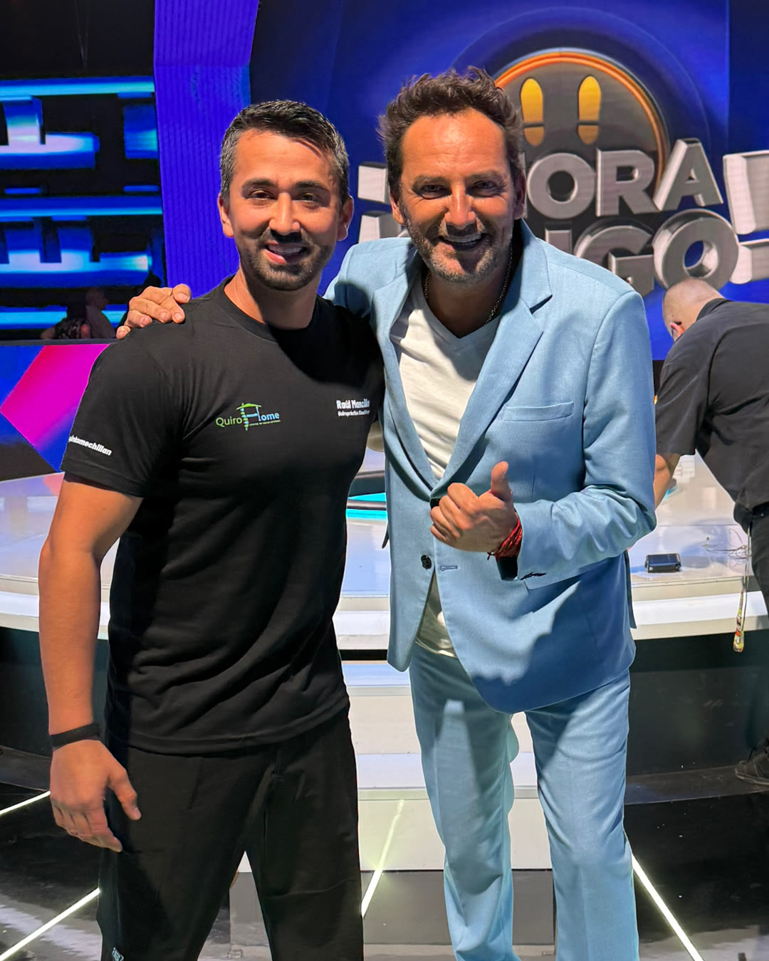 Daniel Fuenzalida con el DC. Raúl Mancilla en el set de Ahora Caigo
