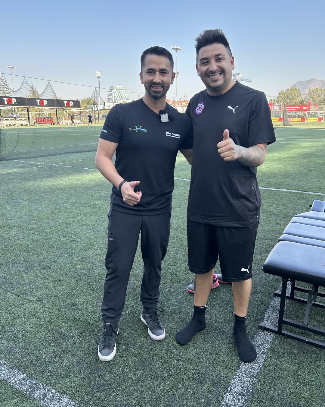 El DC. Raúl Mancilla con un jugador de la Selección de Creadores