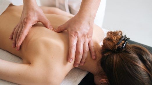 Masaje de espalda profesional en QuiroHome