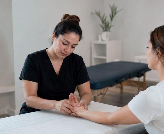 Masoterapia de manos en QuiroHome