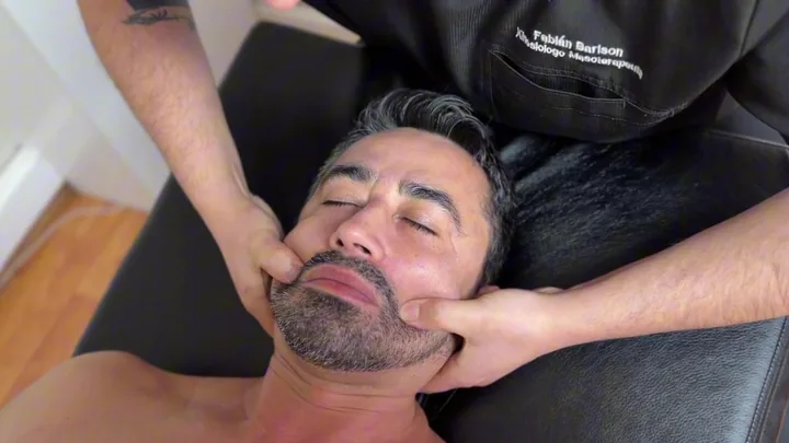 Masaje maxilofacial: en qué consiste la sesión